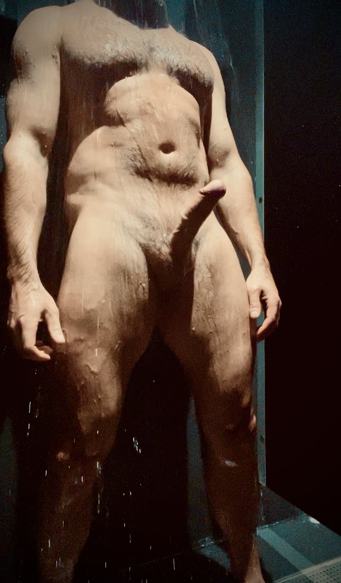 bdaddy_b's tweet photo. A shower and a grower 😉
#Daddy #shower #naked #cock #dick #hung #gym #lockeroom #hairy #gay #sex https://t.co/mxkVVQHLFZ