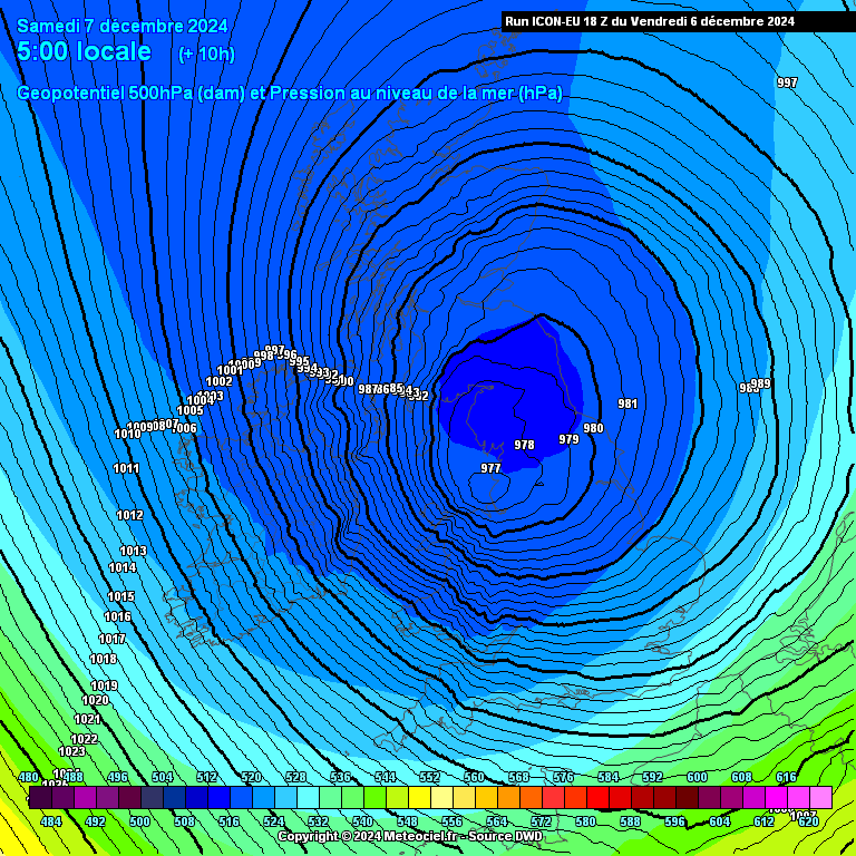 PvForecast's tweet photo. #extremewether west #UK #RedWarning into saturday morning
#BeSafe https://t.co/zyBYky3PVM