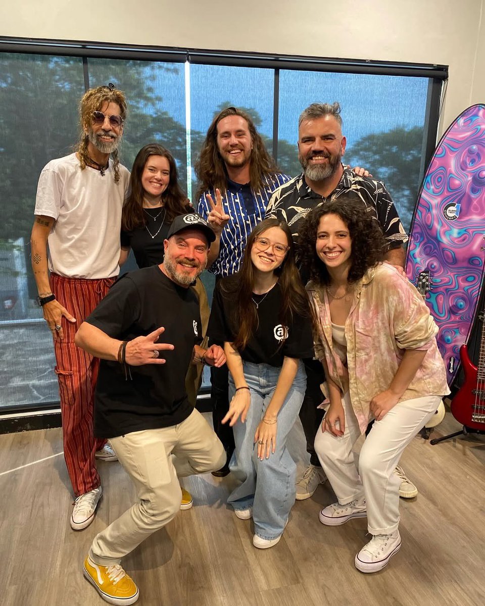 ConexaoKley's tweet photo. @vitorkley e @amarinaeu no Desprogramados! ✨🎧
Para toda Santa Catarina, de segunda a sexta ás 17h! 📲
#atlantidasc #atlantida #floripa #vitorkley #amarinaeu https://t.co/JXDUrxrAs0
