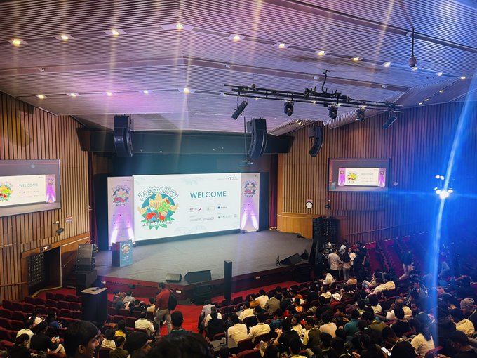 OpenRoboticsOrg's tweet image. Here's your #ROS news for this week:
🇩🇪 A successful ROSCon Germany!
🇮🇳 A sold out ROS India!
🇨🇳 A first ever ROSCon China in Shanghai!
⚰️ Gazebo Classic End-of-Life Plans
🇸🇬 / 🇪🇸 ROS Meetups in Barcelona and SG
🚀 NASA Space ROS Challenge Results
discourse.ros.org/t/ros-news-for…