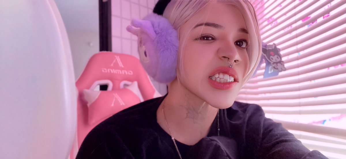 🔮 #decklynnmoo #uwu #femboy #kawaii #faketat #blond #silver #emo
