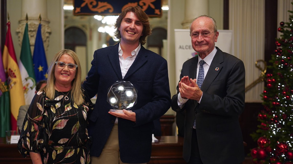 📷
🏆 ALCER Málaga entregó los Premios "Embajadores de la Donación" 2024 📷Canal Sur RTVA Informativos Málaga, Distrito Sanitario Málaga - Valle del Guadalhorce y a África Robles. 
Para + Información e imágenes visita alcermalaga.org/2024/12/06/alc…