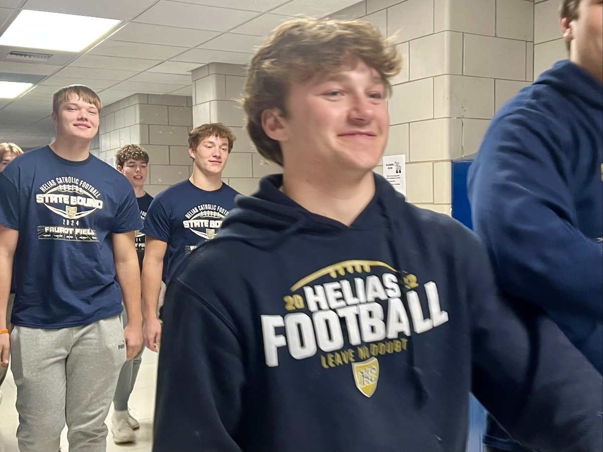 heliascatholic's tweet photo. Let's go, @SADER_FOOTBALL! 👏 #SaderStrong #OnwardToVictory #StateStateState https://t.co/boVZB3HBQl