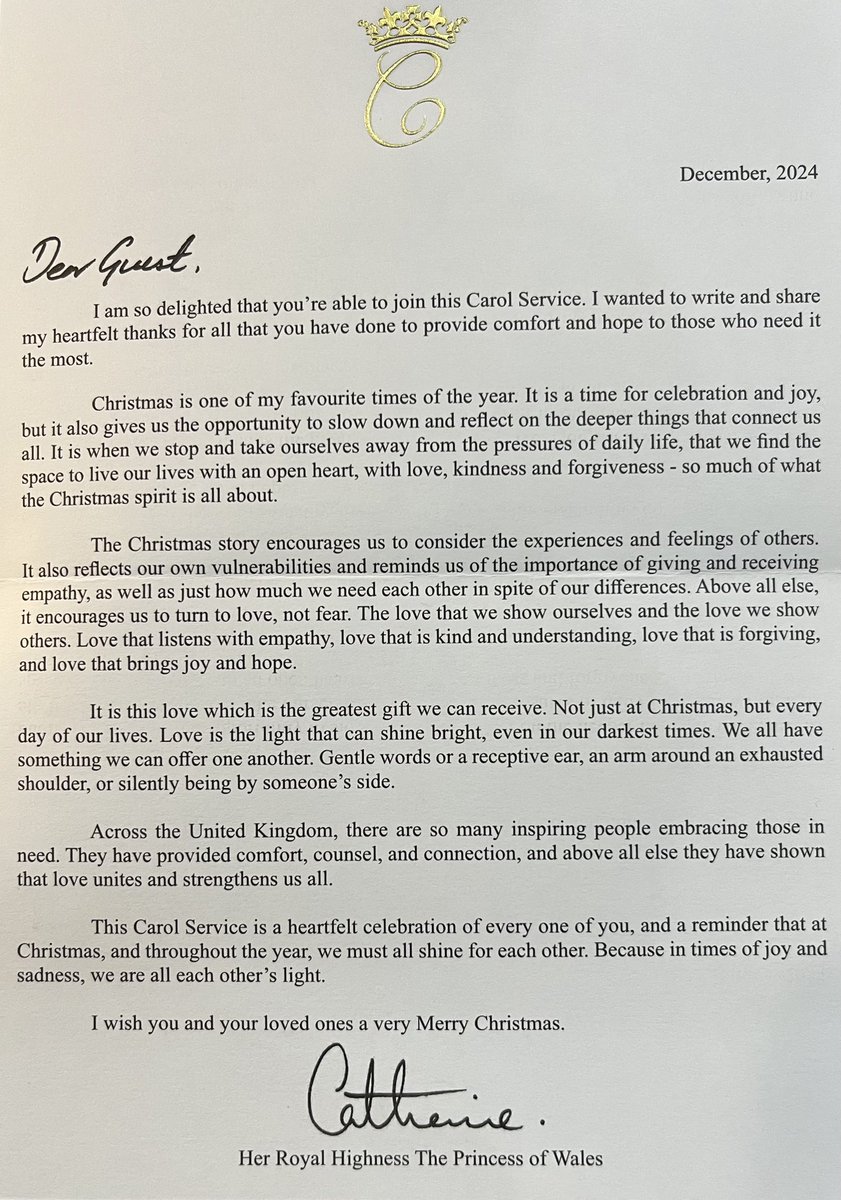 RussHogarth's tweet photo. What a wonderful Carol Service today in Blackpool Tower Circus 
And thank you for the kind invitation  🙏 ~Russ @KensingtonRoyal @LancsLieutenant @hsherifflancs @BpBlackburn @TheBplTower @NoWhispersCIC @CCG_UK @LanCommonwealth @NFHW1 @DanceSyndromeUK #community #charity https://t.co/untJYn5EWU