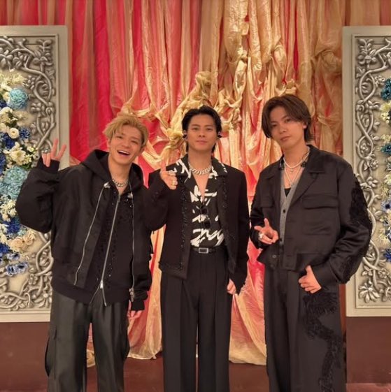 shodeshowyuta's tweet photo. ¡Muchas gracias #RadioSitges
#SushiClub !🍣
I’m praying for a speedy recovery from the flooding disaster in Spain.
Thanks for playing #HIRAKEGOMA by #Number_i 😊
#ShoHirano #YutaKishi #YutaJinguji @number_i_staff #Number_i_RadioOA @RadioSitges @valenmongay https://t.co/A6VqPp8dxD