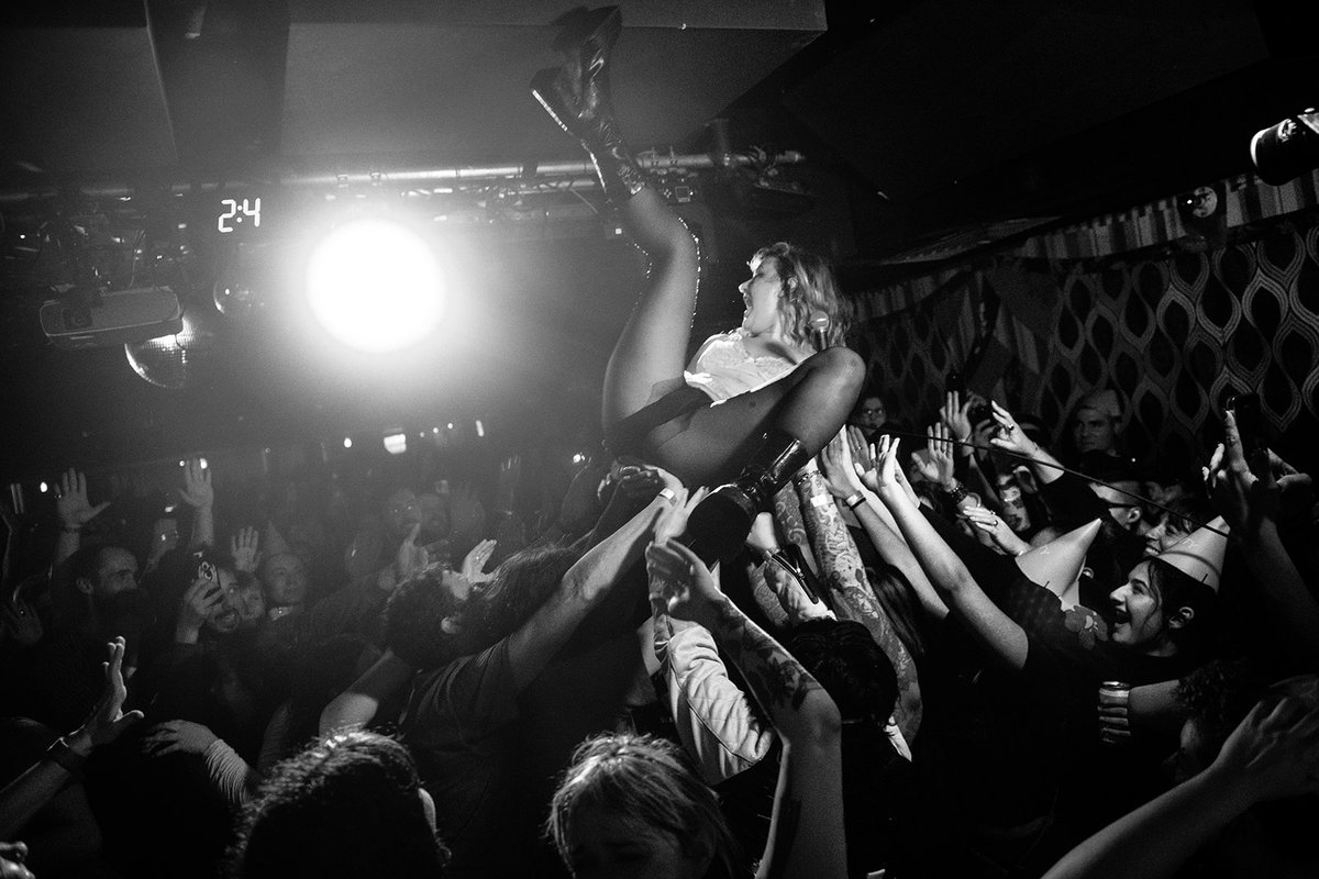 Lambrini Girls played 2 NYC shows this week - check out pictures from Baby's All Right brooklynvegan.com/lambrini-girls…