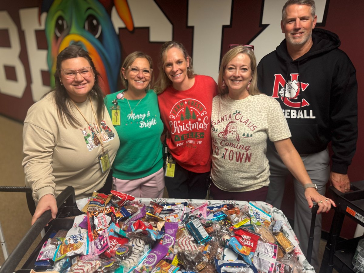 "Santa's Sleigh" is dashing through Beck JH to celebrate the hard work of our staff!🎄🛷