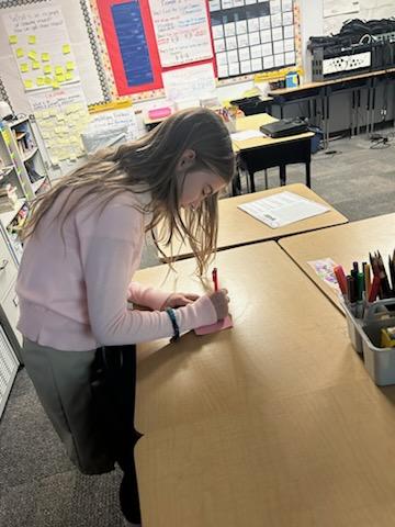 SouthPointeSCA's tweet photo. Kicking off every day with positivity — Mrs. Fisher and her students start their mornings with expressions of gratitude! 🌞🍎 #EverydayPositivity #Gratitude https://t.co/3VydeZmHnN