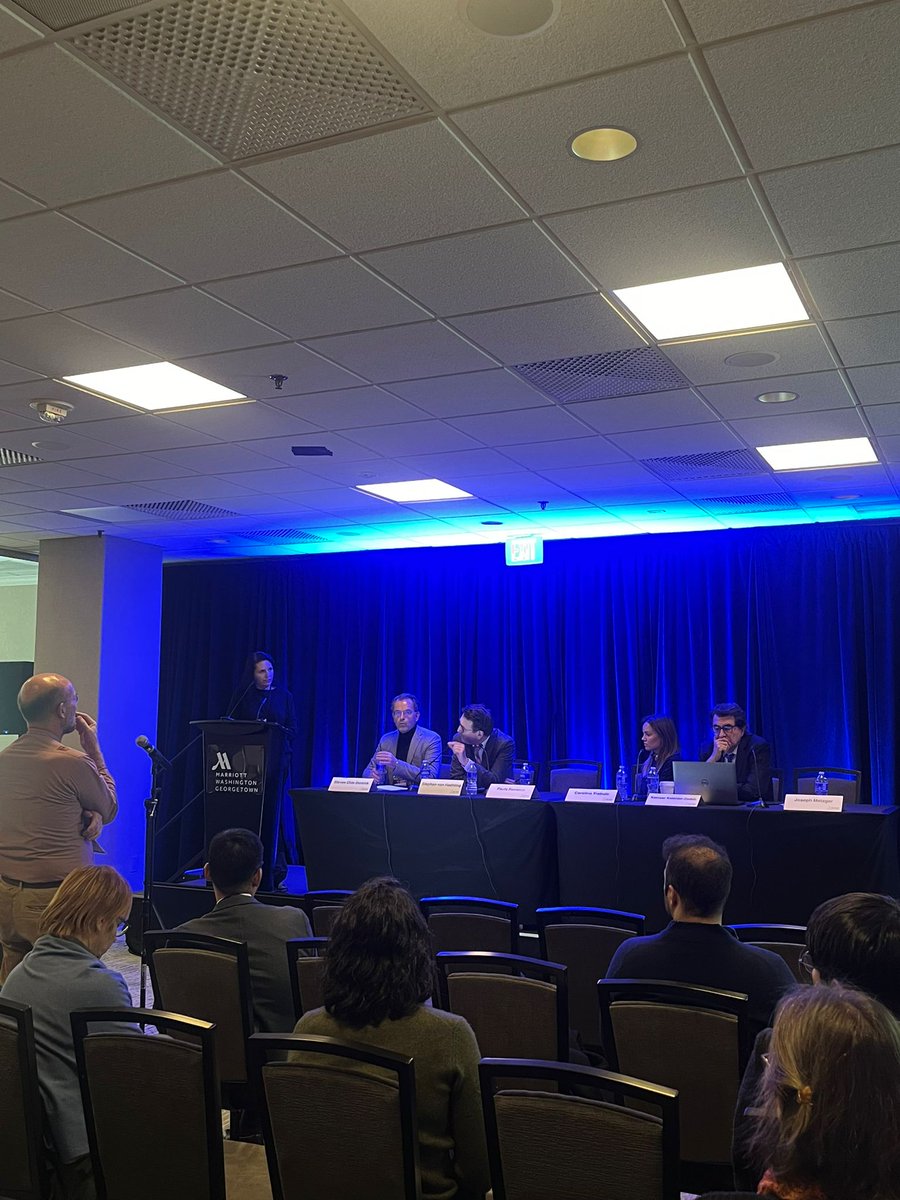 SCWDnews's tweet image. Exploring the latest research on nutritional treatment options for cancer care, kidney disease, and muscle wasting during session F at the #SCWDConference2024 in Washington, DC. 
Stay tuned for insights!

#Nutrition #Cachexia #Sarcopenia