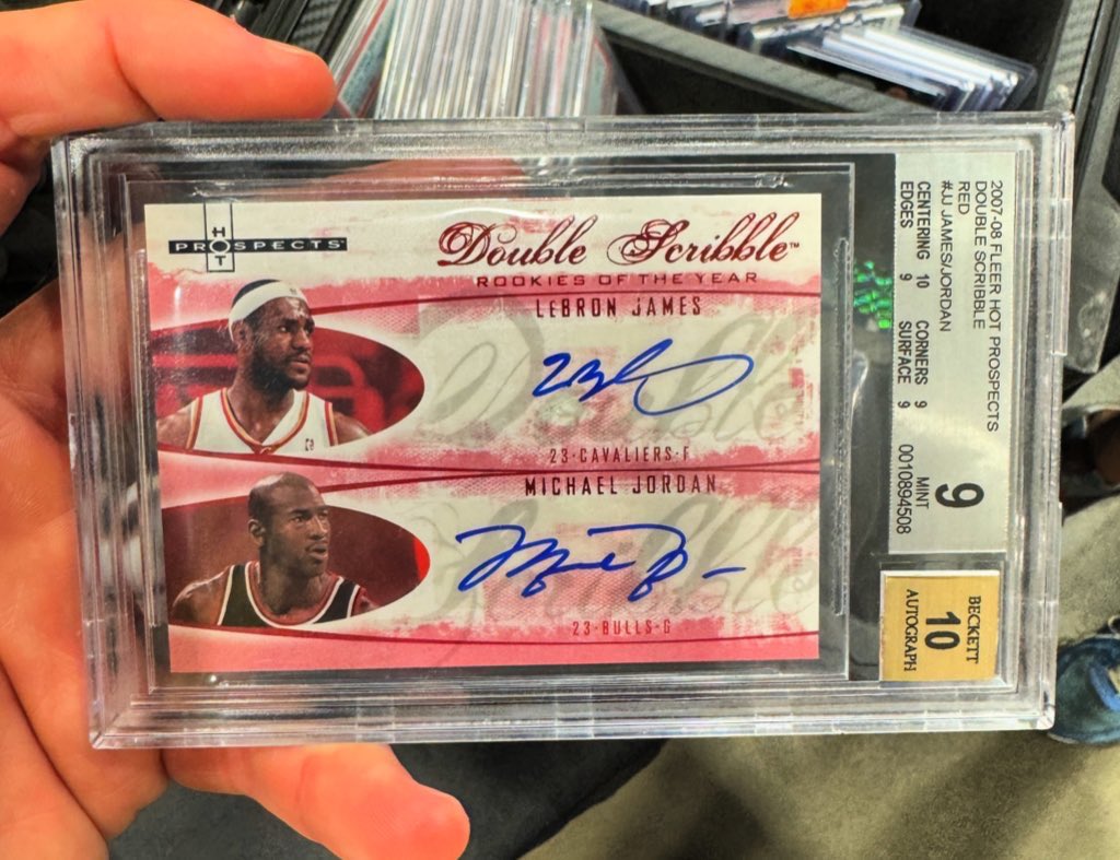 paullydoughnuts's tweet photo. What’s your #thehobby #Wrapped2024 look like?? 

What are your favorite pickups from this past year ? Here’s a couple of mine 🙏

Drop PICS BELOW &amp; USE:

#thehobbywrapped2024

@Topps @PaniniAmerica https://t.co/JXJ5RIHELL