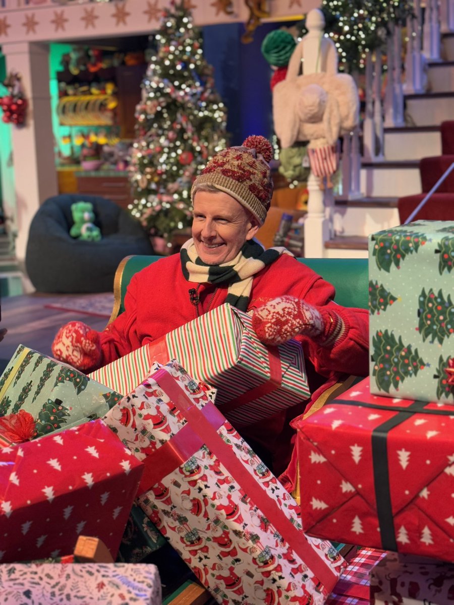 The Late Late Show tweet media