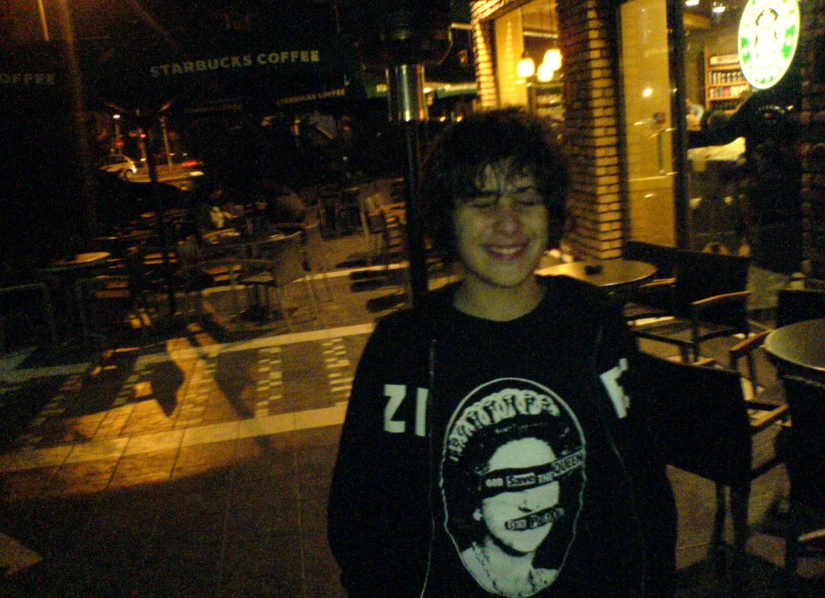 #OtD 6 Dec 2008 15-year-old Alexis Grigoropoulos was shot at point-blank range by police in Exarchia, Athens. It sparked weeks of national protests and riots and resulted in the imprisonment of the two officers involved stories.workingclasshistory.com/article/10604/…