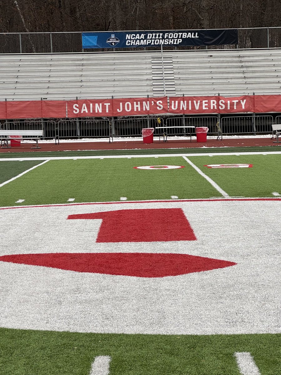 GOSusqU's tweet photo. FB | Practice time at SJU! 

#ALLIN | #GOSUSQU | https://t.co/3RRcBT0nCf | #d3fb https://t.co/Eu7uUxdZSb