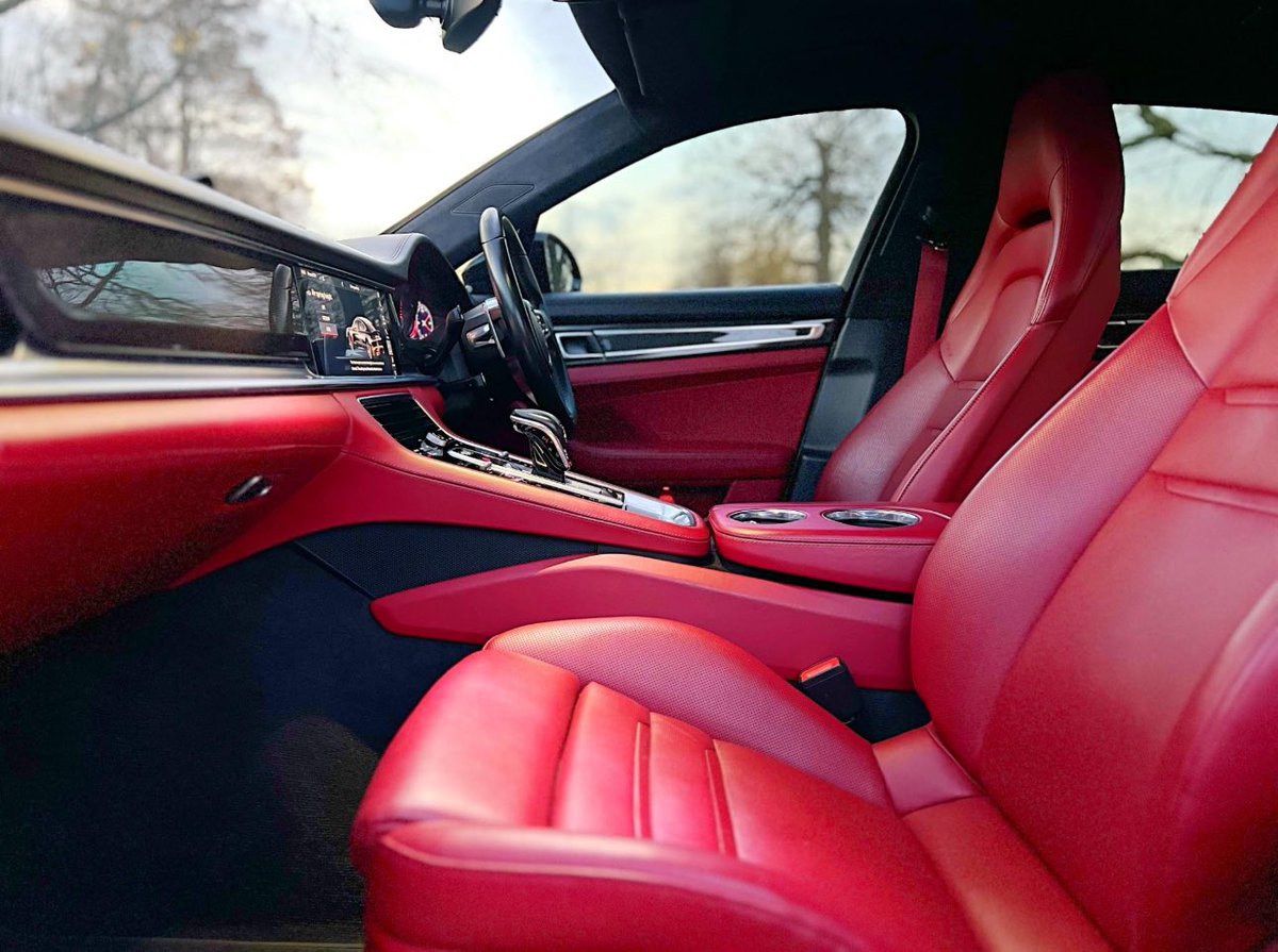 AutoInfatuation's tweet photo. This is option box ticking with no worry of resale value if ever I’ve seen it 🫨

If the original owner had added rear entertainment I’m fairly sure this would be the ultimate spec Panamera Executive!

https://t.co/lDAPwwHPCy https://t.co/GhuIya0X3J
