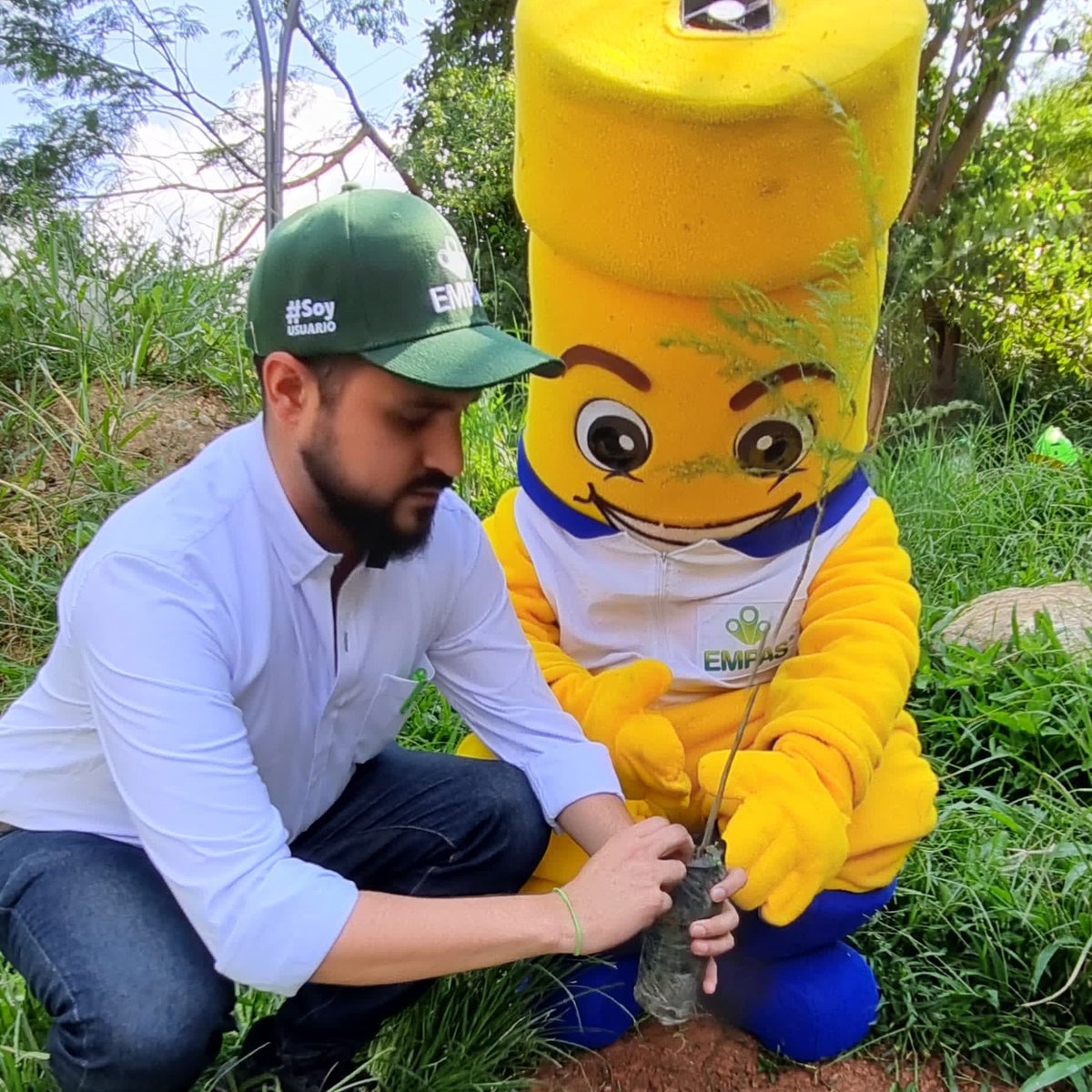 CARCDMB's tweet photo. La comunidad se movilizó. 👏🏼🌳
Contamos con la participación de los niñ@s patinadores del sector y entidades aliadas como @Alcaldiafblanca, #ECAM, #EMAF, @Empassa_Oficial y @LITORAEE.
#EducamosParaConservar. Así Sumamos esfuerzos para reverdecer nuestra casa común. 🌳🏡 https://t.co/97vN83sO6c