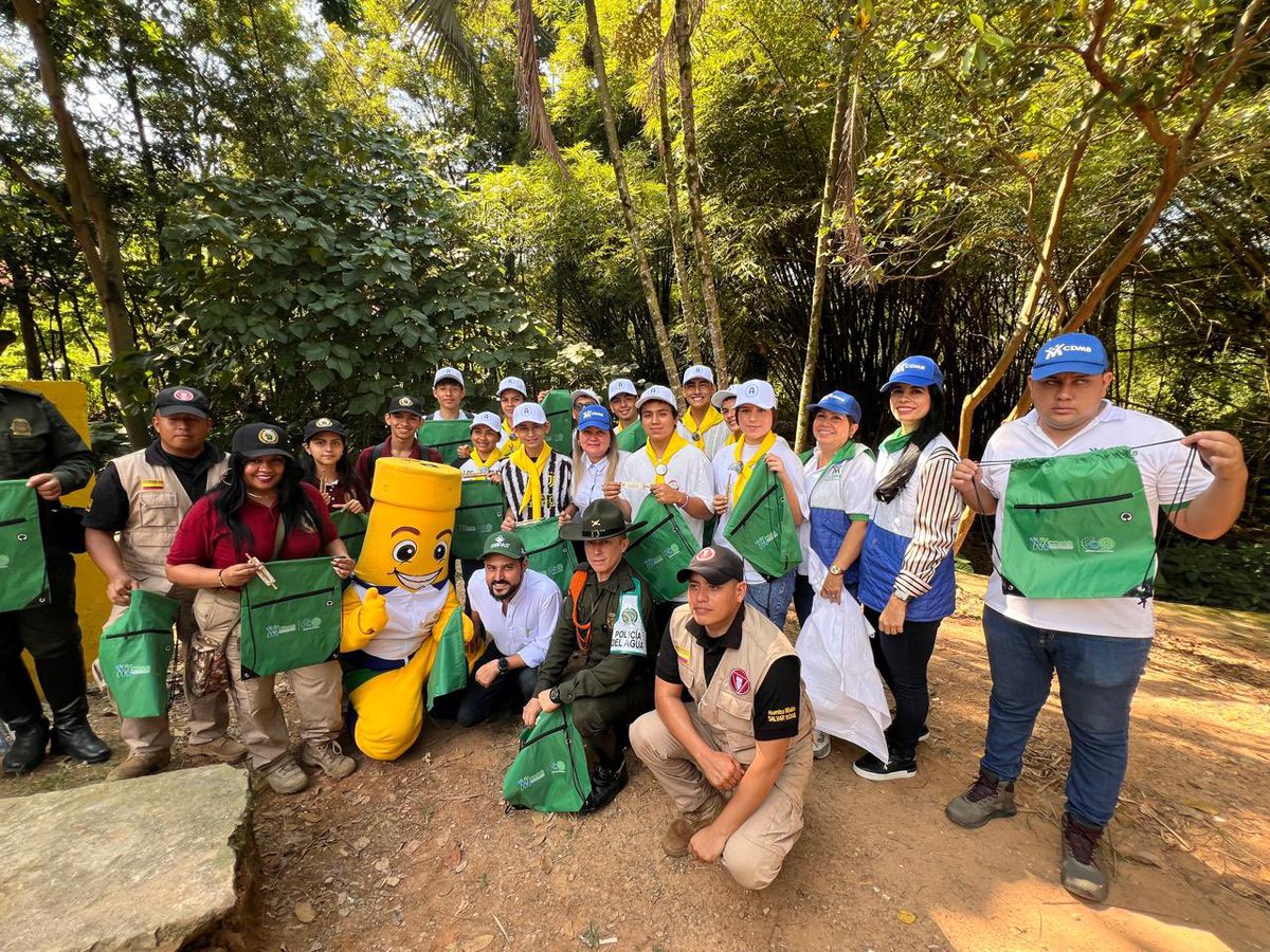 CARCDMB's tweet photo. La comunidad se movilizó. 👏🏼🌳
Contamos con la participación de los niñ@s patinadores del sector y entidades aliadas como @Alcaldiafblanca, #ECAM, #EMAF, @Empassa_Oficial y @LITORAEE.
#EducamosParaConservar. Así Sumamos esfuerzos para reverdecer nuestra casa común. 🌳🏡 https://t.co/97vN83sO6c