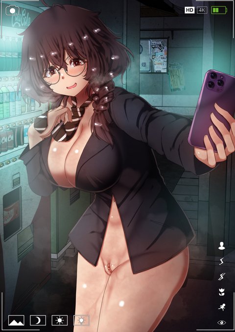 深夜の散歩中, 自撮りの根暗ちゃん😏 