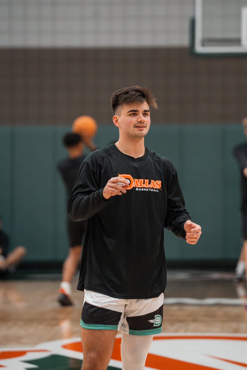 UTDALLAS_MBB's tweet photo. T-minus 30 minutes 🔒 #JustUs https://t.co/7Z2TjYjEPA