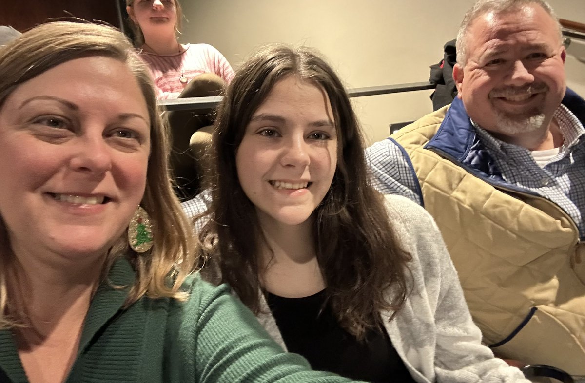 ScottyWHattaway's tweet photo. Nutcracker with two out of three of my girls! #MissingMadison https://t.co/z1GMOTW0Ai