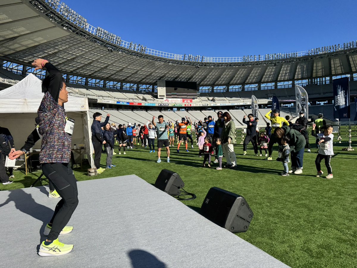 Challenge4_JPN's tweet image. ⋱ みんなでジャパササイズ💪 ⋰
サブ4達成の応援団、
Ｍ高史さんとみんなでジャパササイズ🏃‍♀️🏃‍♂️

刻々と迫る #Challenge4 Tokyoのスタートに向け、体を温めます🫁