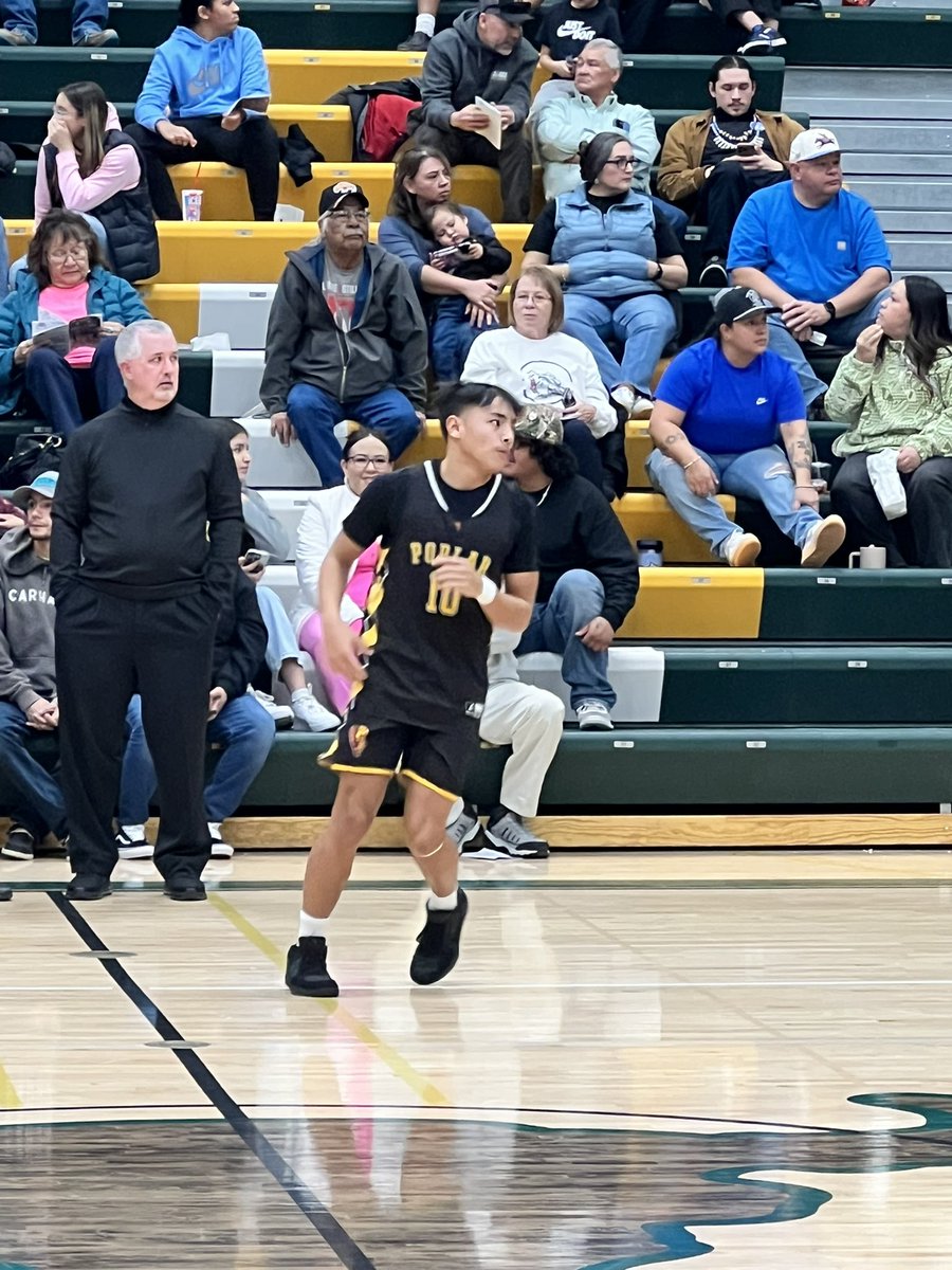 khew885's tweet photo. Poplars New Jerseys are sick #mtscores https://t.co/xJ1aV8SLuh