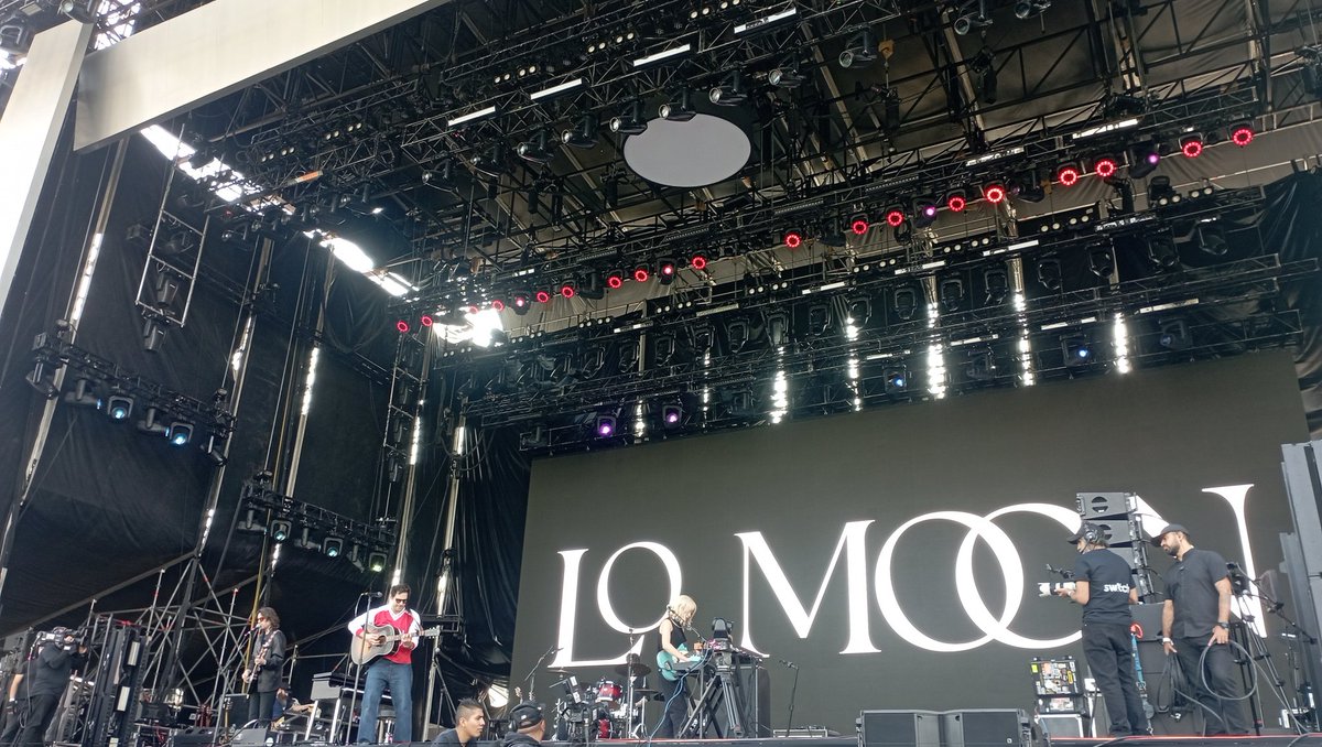 memowakeman's tweet image. #ConcertReport #MusicReview
@lomoon at @CoronaCapital 

Their first time in Mexican land, it was short and beautiful, pure bliss. 

Hope they come back soon with a full-lenght show.🤞🤞

You can read my review here: bit.ly/LoMoonCorona 
#TheRocktologist #CoronaCapital2024