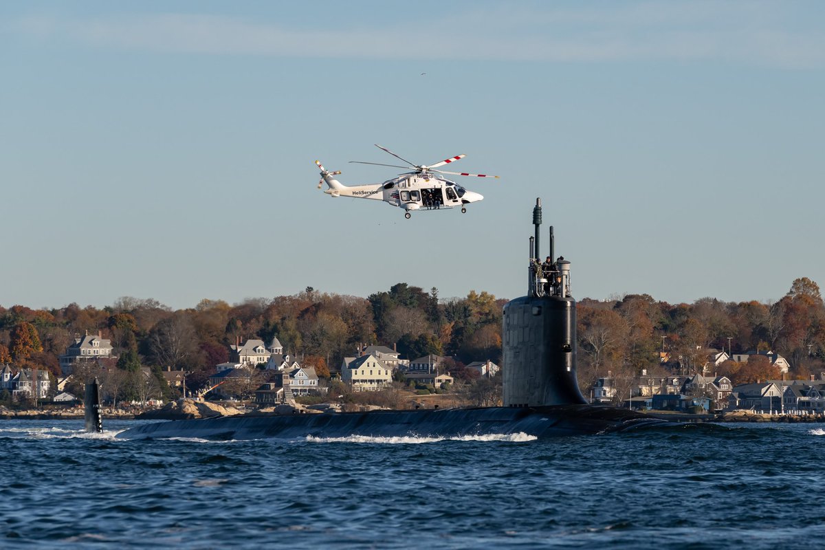 GDElectricBoat's tweet photo. Behind @GDElectricBoat’s sea trial content is our talented photography and videography teams capturing the impressive shots from above. Enjoy these cool behind-the-scene photos of them in action during #SSN797 Iowa Bravo sea trials.
 
#EBBuilt #ElectricBoat #PCUIowa #VirginiaClass #Submarine #Helicopter #Aerial #SubmarineCapitaloftheWorld