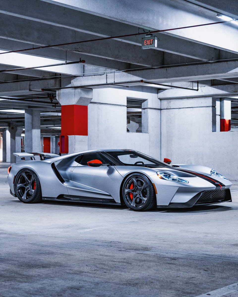 KFLETCH___'s tweet photo. Only 50 in the world. New work for AnrkyWheels. The Ford GT Carbon Series. Nothing short of $1,000,000 https://t.co/mjhpMKUTSI