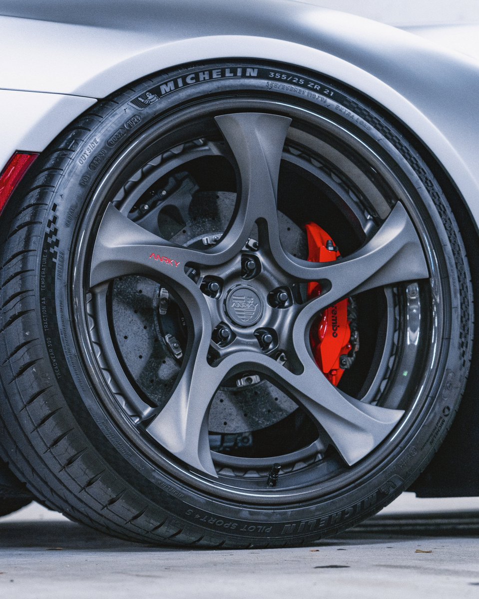 KFLETCH___'s tweet photo. Only 50 in the world. New work for AnrkyWheels. The Ford GT Carbon Series. Nothing short of $1,000,000 https://t.co/mjhpMKUTSI