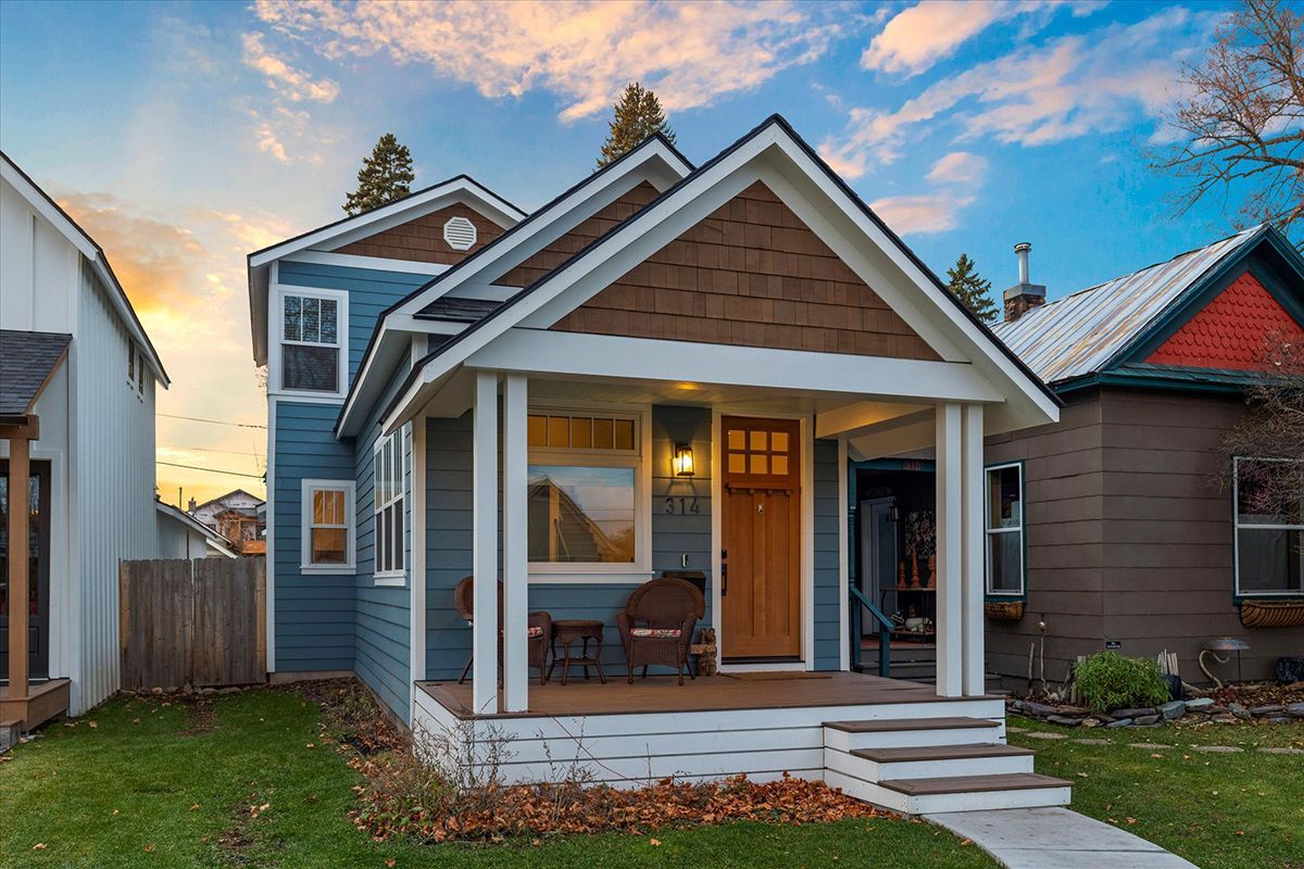 PureWestRE's tweet photo. This downtown charmer is 2 blocks from Whitefish, and only 7 miles to Whitefish Mountain Resort

314 Lupfer Avenue, #WhitefishMT

3 Beds / 3 Baths / 1,340 Sq Ft
MLS# 30036444 / $975,000

Contact listing agent Maureen Gerber - 908.635.6116

https://t.co/4fDMP2MxHB

#PureWest https://t.co/A1kuYSQLxj