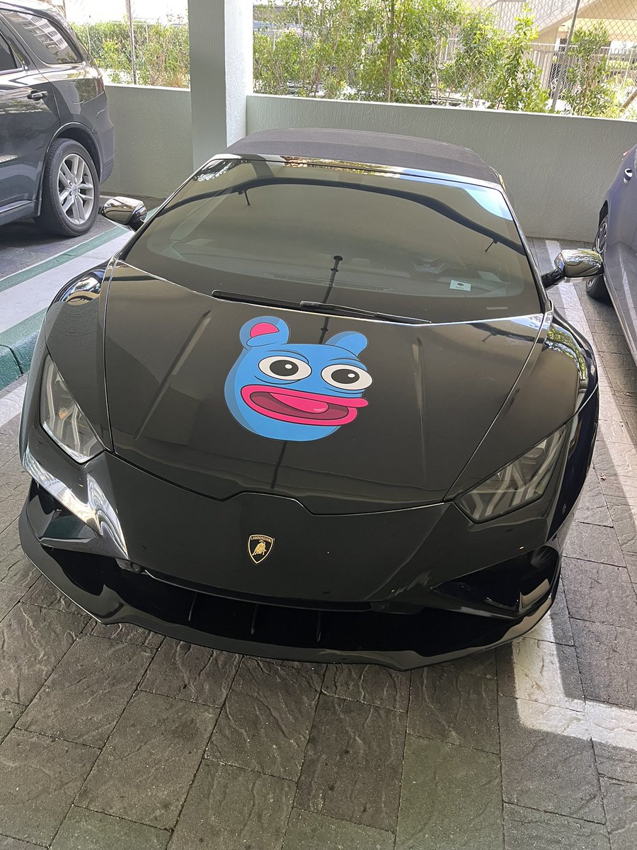ragzyart's tweet photo. should i pull up to the mog party in this and rev the engine lmfao 🤣 https://t.co/y8HIoqgkz0