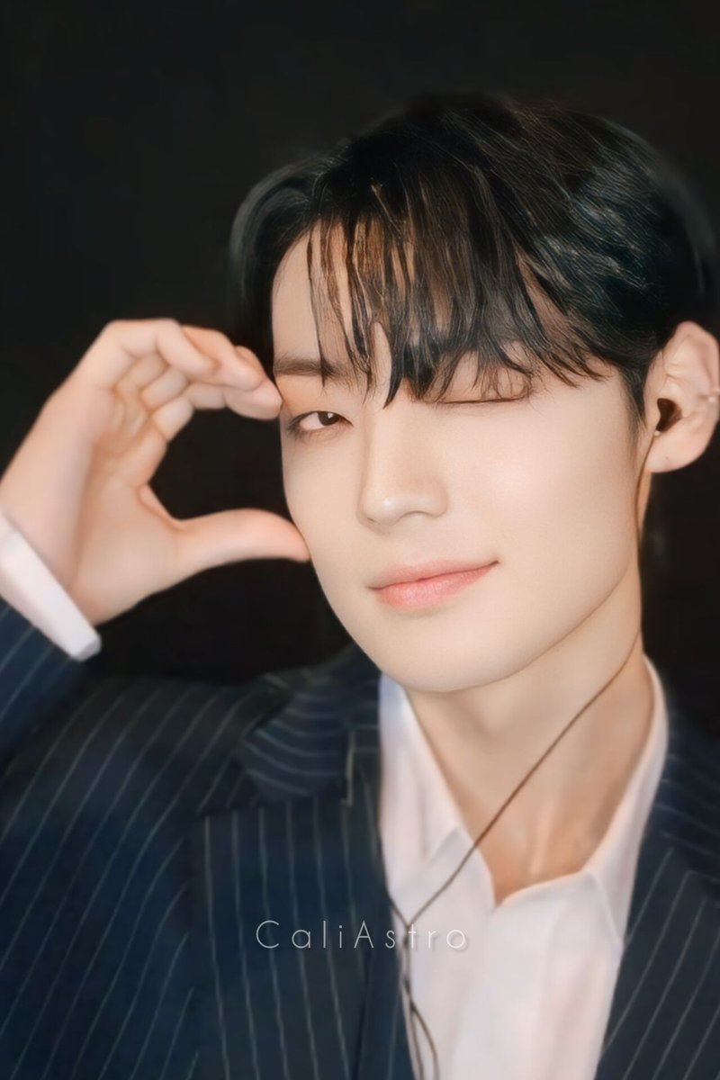 CaliAstro's tweet photo. Ask and you shall receive. Kang Yuchan from A.C.E serving face when I asked for him to pose for my phone wallpaper.

#ACE #Yuchan #에이스 https://t.co/ST0Gu3DYBf