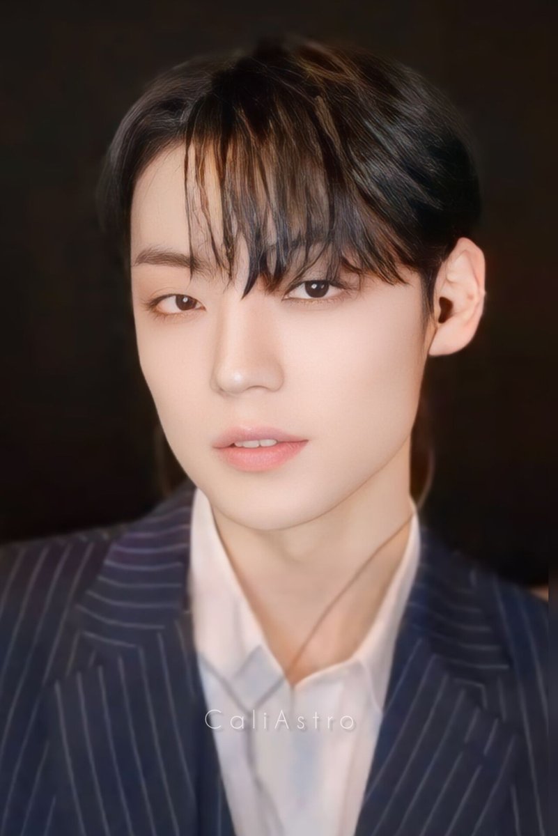 CaliAstro's tweet photo. Ask and you shall receive. Kang Yuchan from A.C.E serving face when I asked for him to pose for my phone wallpaper.

#ACE #Yuchan #에이스 https://t.co/ST0Gu3DYBf