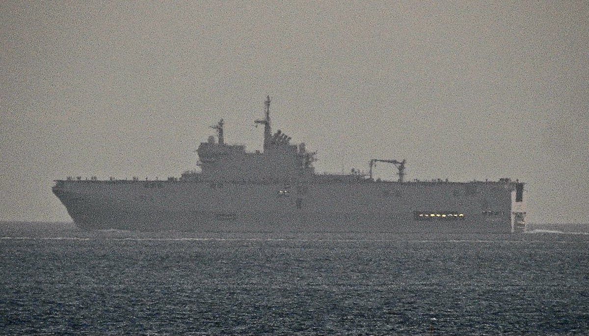 WarshipCam's tweet photo. French Navy Mistral-class amphibious assault ship FS Dixmude (L9015) eastbound in the Strait of Gibraltar - December 6, 2024 #fsdixmude #l9015 

SRC: TW-@viewtothenorth https://t.co/ubWojH4Z1q