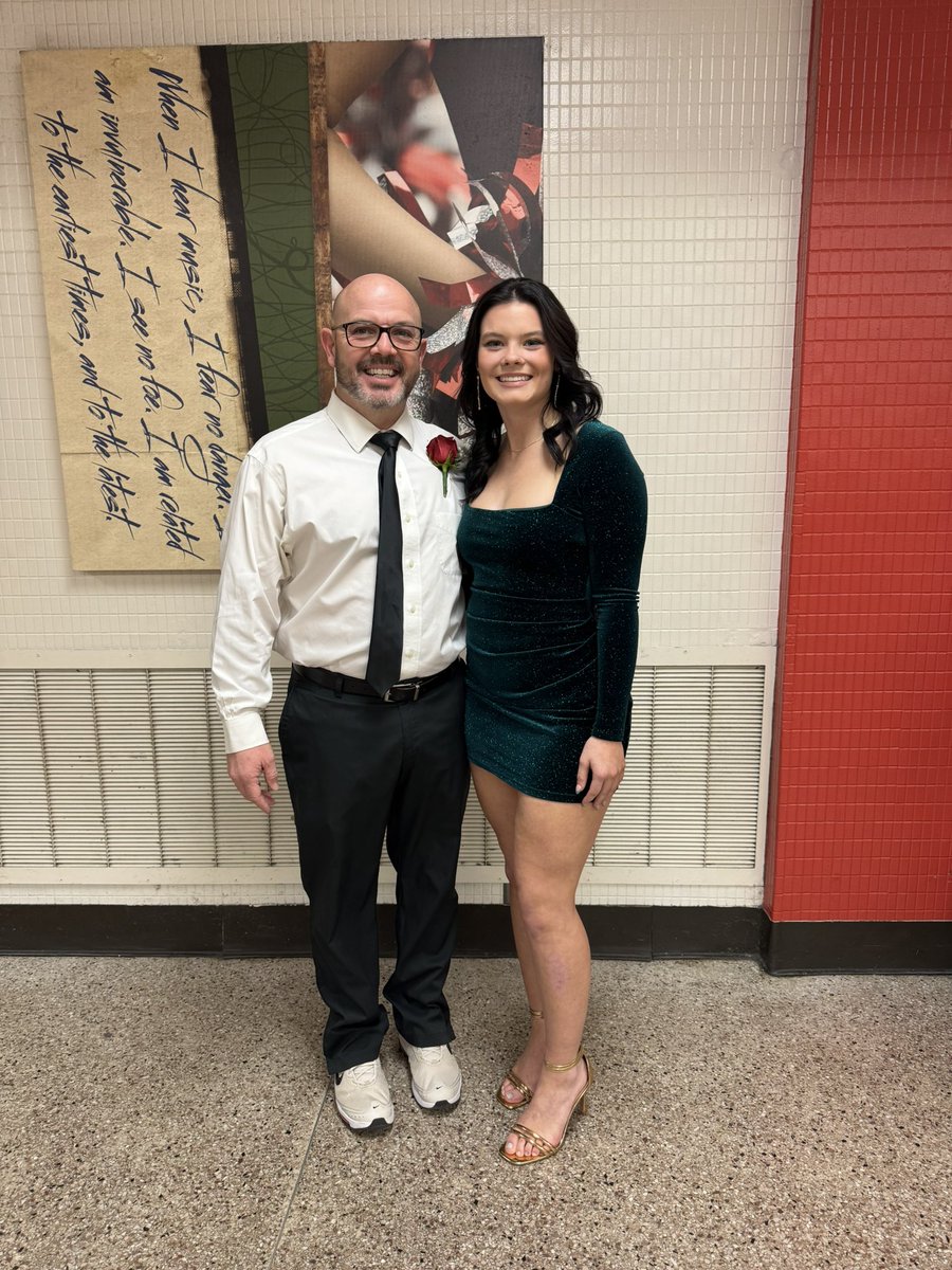 scotthighsoccer's tweet photo. Little 🏀HoCo with the always beautiful @alyssacrabtree1 https://t.co/59t9RK8LzV