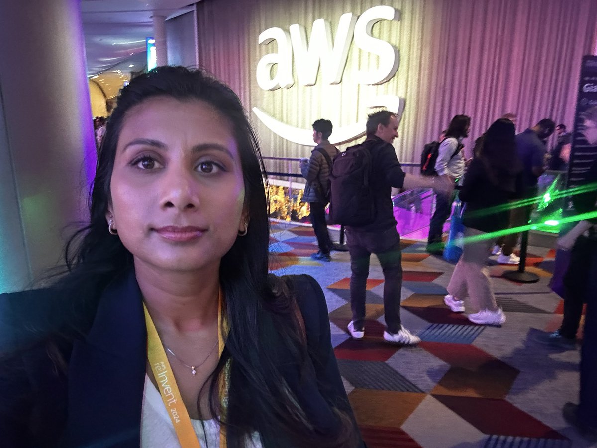 HarshitaDaddala's tweet image. Another year of re:Invent with new memories and great conversations. I can’t wait to come back with more exciting launches next year! 🤩

This event doesn’t fail to amaze me each time I’m here, until next time 💕✌️

#AWSreInvent