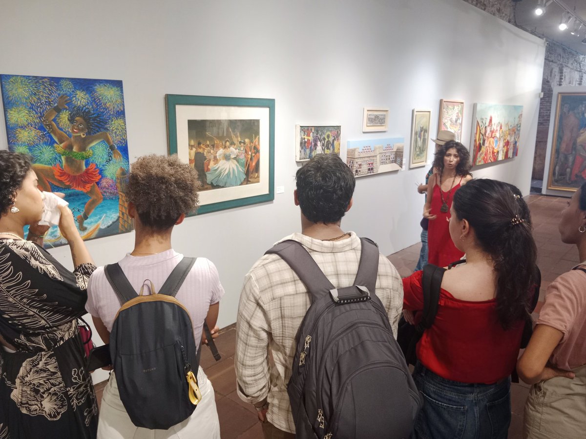 CAPVI1's tweet photo. Siguen las visitas guiadas a nuestra Expo "Noviembre Emblemático 2024" estudiantes de @umayorctg Docente Sandra Simancas. Hasta 15 Dic en MAMC @Ipcc_Cartagena apoyo @muhca_cartagena https://t.co/iLJFhcYw0o