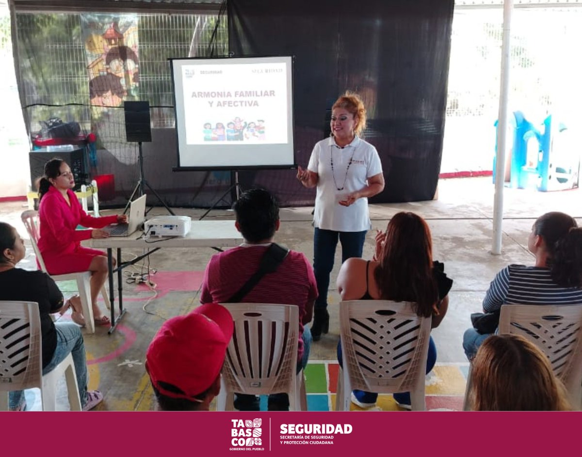 SSPCTabasco's tweet photo. 🚸 Promoviendo la armonía familiar 💛

La SSPC, a través del CENEPRED, llevó a cabo el taller "Armonía Familiar y Afectiva", dirigido a madres y padres en el Jardín de Niños Urbano Octavio Paz, en el municipio de Centro, Tabasco. 

https://t.co/JPi9mNpL54 https://t.co/eOiFGyzlm0