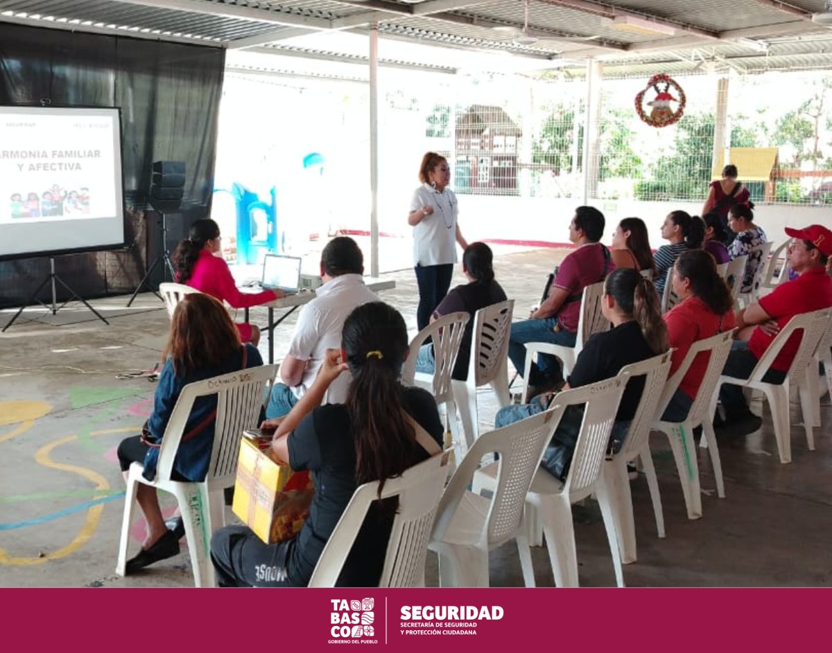 SSPCTabasco's tweet photo. 🚸 Promoviendo la armonía familiar 💛

La SSPC, a través del CENEPRED, llevó a cabo el taller "Armonía Familiar y Afectiva", dirigido a madres y padres en el Jardín de Niños Urbano Octavio Paz, en el municipio de Centro, Tabasco. 

https://t.co/JPi9mNpL54 https://t.co/eOiFGyzlm0