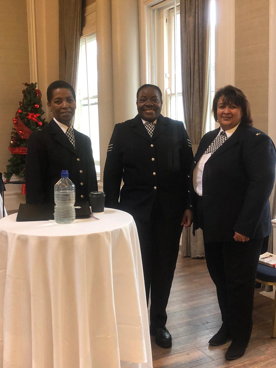 Metropolitan Police Choir tweet media