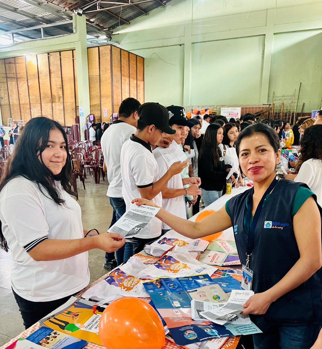 HeilenLope77968's tweet photo. #JornadaNaranja en Huehuetenango
En el marco de la campaña #ÚNETE y los #16Días de activismo para poner fin a la violencia contra las mujeres, en #Huehuetenango se realizaron diversas actividades para promover la igualdad, concientizar y fomentar una cultura de #ToleranciaCero 🧡 https://t.co/mJMNwe2Fi5