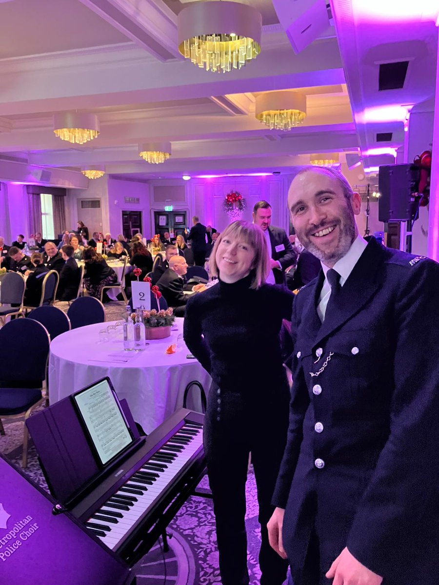 Well, Christmas has arrived with a bang here at the choir. Yesterday we supported two events; the Lord Ferrers Awards luncheon before hotfooting it over to a BCU carol service in South London.  It's always like this - we're used to it now and we love it!! 🤶🎄🎵