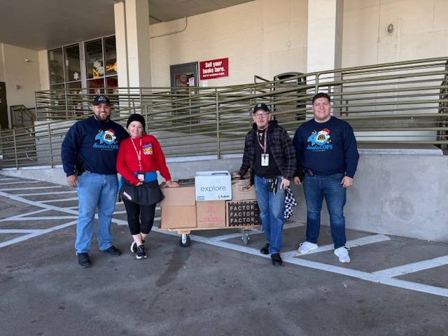 SantaCops's tweet image. Thanks to Kate's Books and Bank of America for donating to Santa Cops and helping to bring smiles to kiddos faces! #bankofamerica, #katesbooks