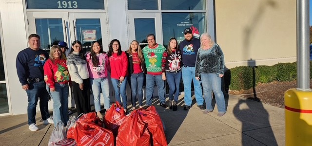 SantaCops's tweet image. Thanks to Kate's Books and Bank of America for donating to Santa Cops and helping to bring smiles to kiddos faces! #bankofamerica, #katesbooks