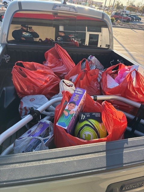 SantaCops's tweet image. Thanks to Kate's Books and Bank of America for donating to Santa Cops and helping to bring smiles to kiddos faces! #bankofamerica, #katesbooks