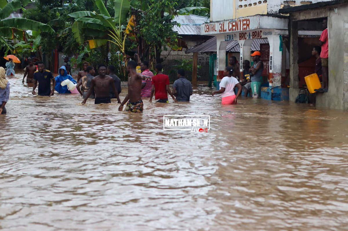 DIRETUS2026's tweet photo. Kèk imaj sou jan sa te ye nan Dam mari yè maten aprè plizye jou lapli te fè ap tonbe.
#Inondasyon #siklòn #lapli
Credit photo: Nathanshow https://t.co/17QwX00Sk8