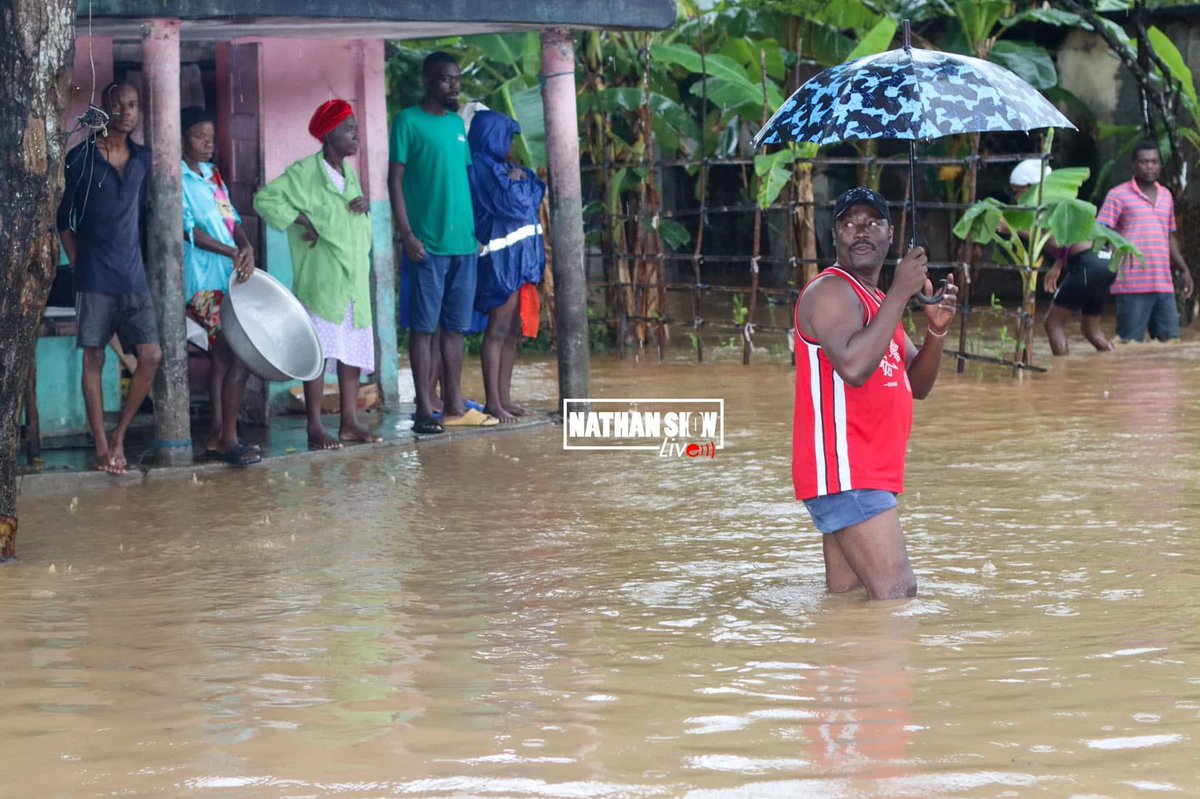 DIRETUS2026's tweet photo. Kèk imaj sou jan sa te ye nan Dam mari yè maten aprè plizye jou lapli te fè ap tonbe.
#Inondasyon #siklòn #lapli
Credit photo: Nathanshow https://t.co/17QwX00Sk8
