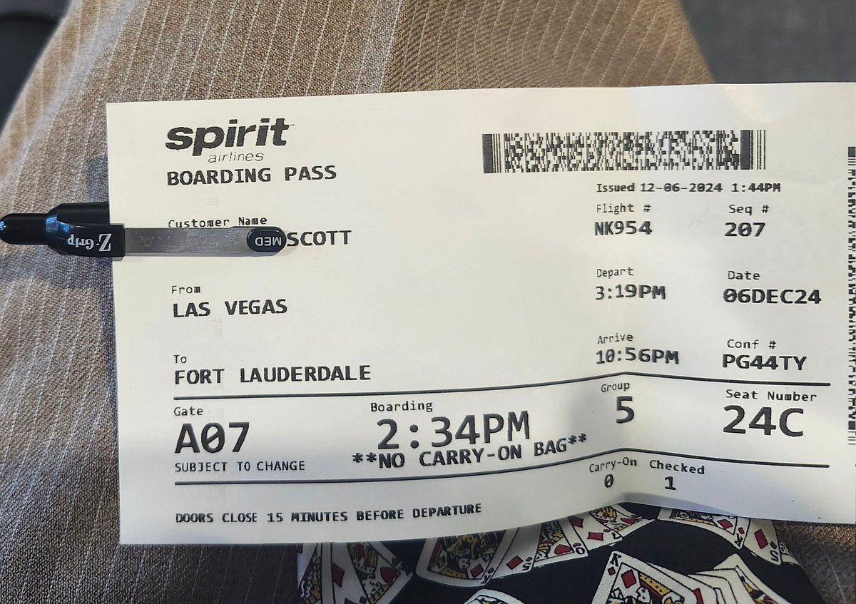 idkwho702's tweet photo. @DennisHarwich @mastashredda @PlatnumSparkles @jake2b Next your going to tell me spirit is going to fold next ..... #saveQ https://t.co/UJKk6IHsCP