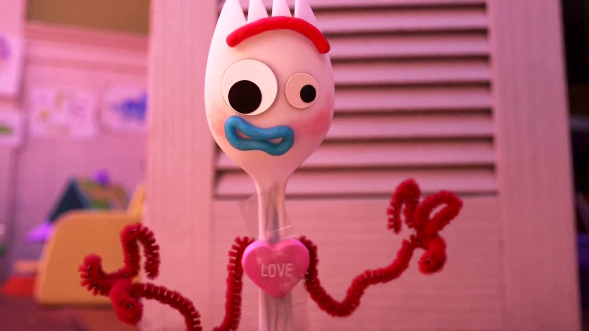 Disney_Wiki's tweet photo. Today marks the 5th anniversary of the #ForkyAsksAQuestion episode, "What Is Love?", written and directed by Bob Peterson.
Forky attempts to understand the concept of love from Bonnie's elder toys.
This episode marked the final acting role for Betty White, who voiced Bitey White. https://t.co/oKRY84caO7