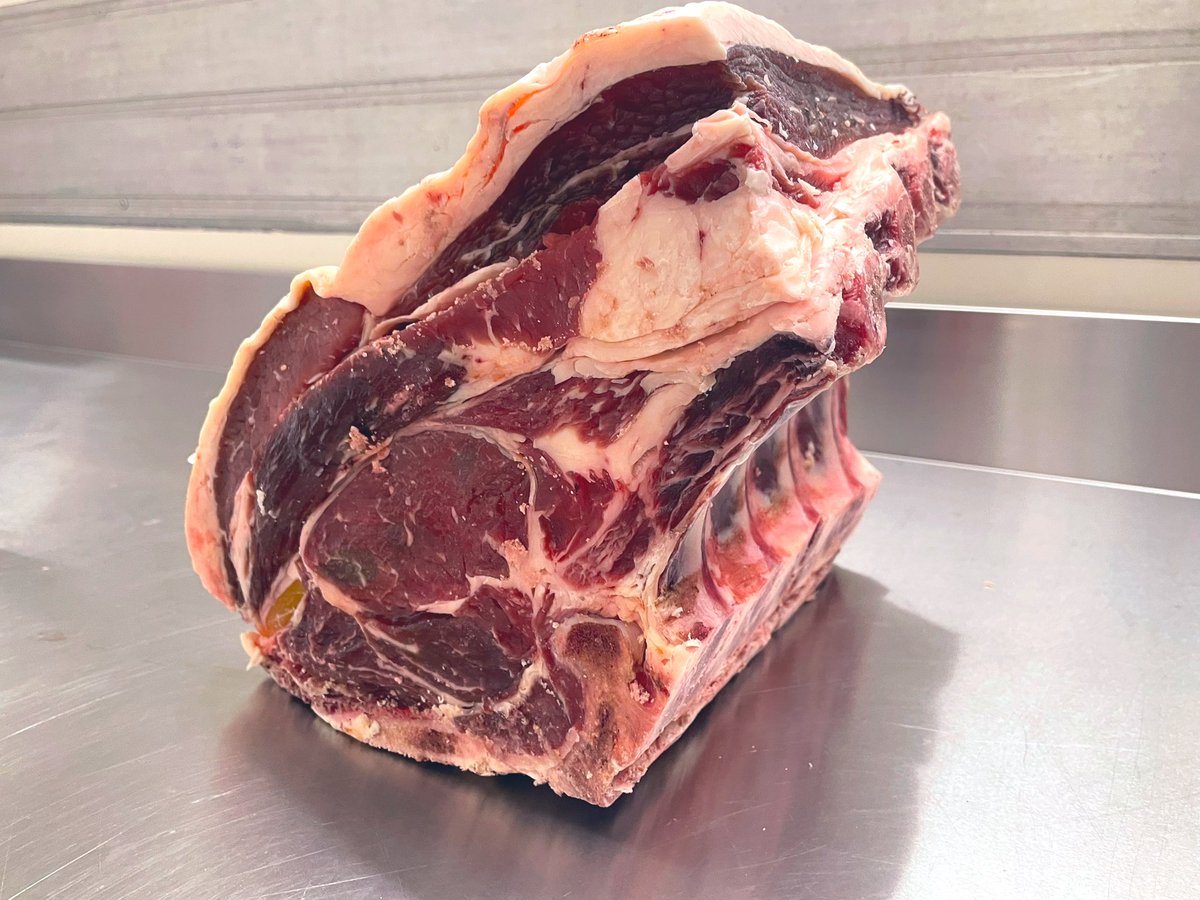 alison_woodall's tweet photo. A pre-order for one of our customers π #BritishBeef #BackBritishFarming #Farmshop #RowleyProduce #Christmas #Dinner https://t.co/oMuRx2pmiq